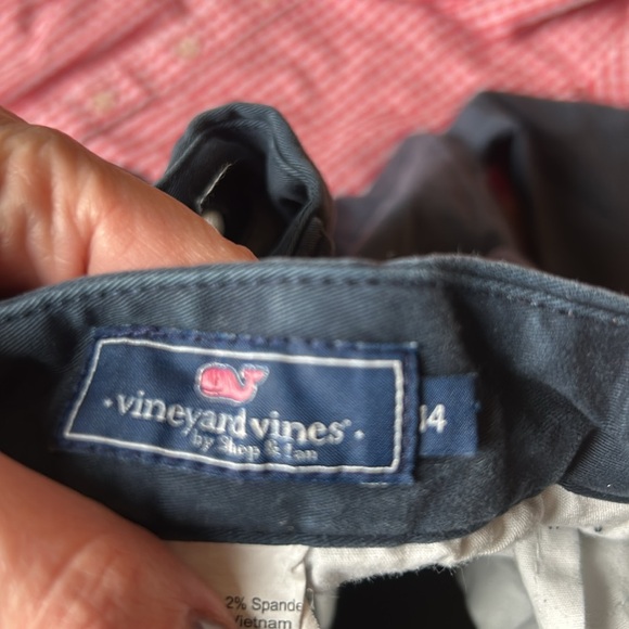 Vineyards Vines Bundle. Red and white shirt and navy pants - Picture 4 of 5